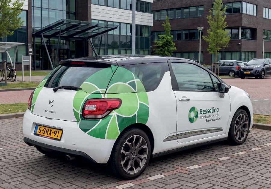 bedrijfsuitstraling-doorvertalen-naar-voertuigen Bedrijfsuitstraling doorvertalen naar voertuigen en wagenpark
